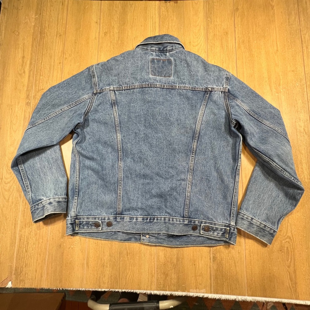 Levi Strauss & Co Denim Trucker Jacket Medium Wash Blue Mens Large 70507-0489 - Picture 2 of 13